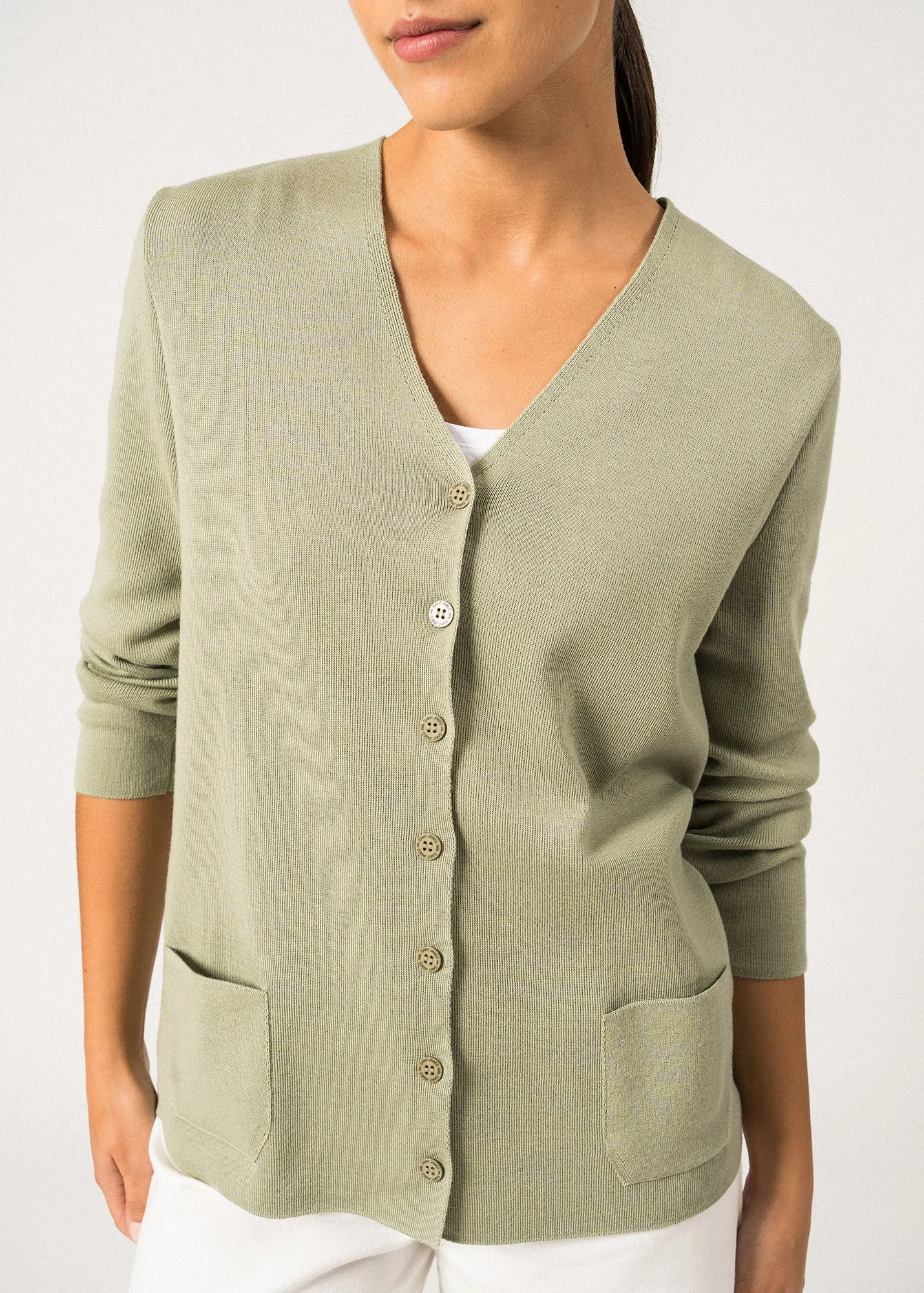Blainville V neck cardigan - buttoned, in soft wool (AMANDIER)