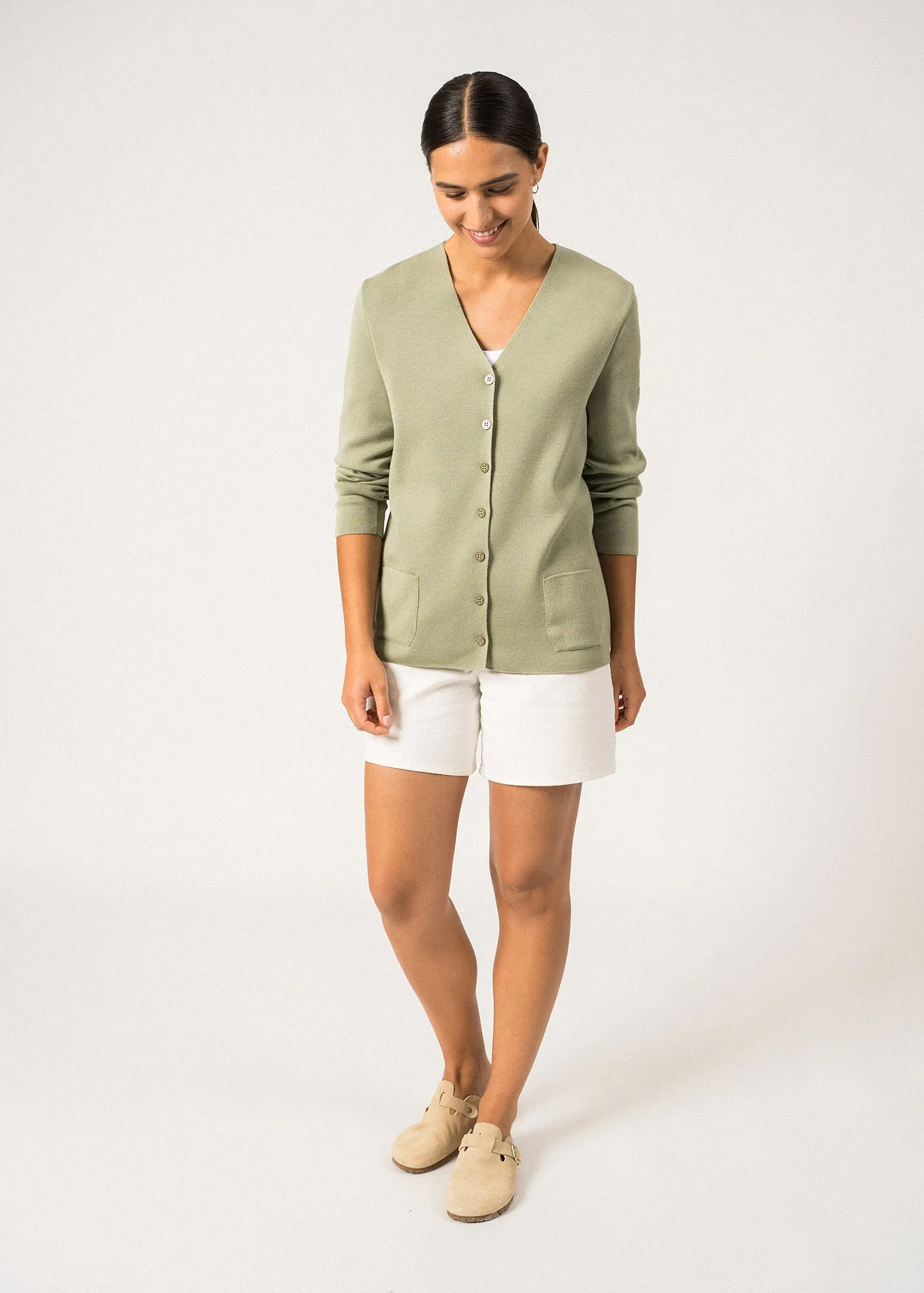 Blainville V neck cardigan - buttoned, in soft wool (AMANDIER)
