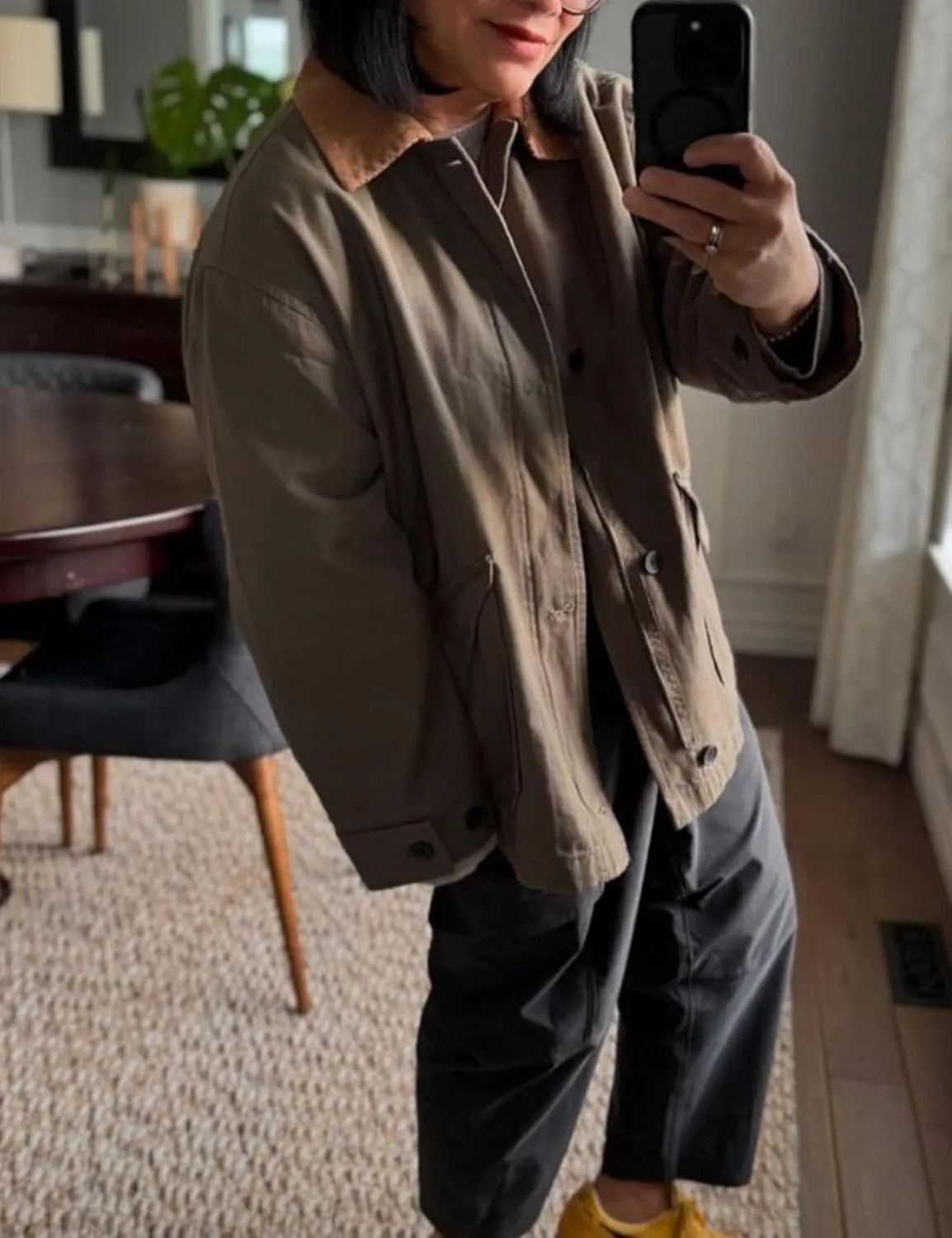 Womens Oversized Barn Jacket Lightweight Button Down Canvas Jacket Corduroy Collar Fall Fashion 2025 Trendy Outwear